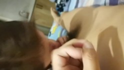和小区阿姨的私下奸情，吃完饭借口出来买东西，偷偷吃鸡，‘你拍完回去记得要删掉啊’，阿姨还蛮不放心我！ 截图1