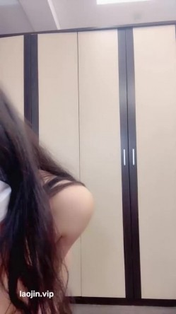 高级名媛，明星颜值，【甜甜大王】，颜值高很少见的极品，奶子又白又大又粉，真是美的享受！ 截图13