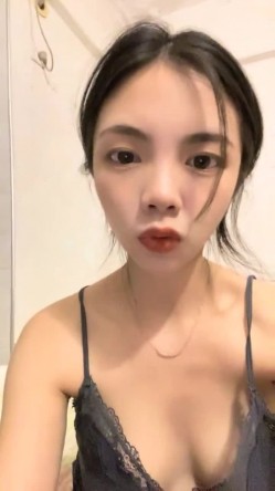 新人下海！逆天颜值，【五花肉】，清秀四川小美女，年轻脸蛋全是胶原蛋白，毛茸茸少女逼 截图15
