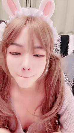 ️反差颜值喷水姬 高难度倒立自慰【顾只只】纯御妖娆多变 大尺度秀 镜子前疯狂喷水 截图5