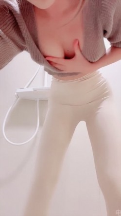 ️反差颜值喷水姬 高难度倒立自慰【顾只只】纯御妖娆多变 大尺度秀 镜子前疯狂喷水 截图16