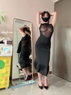 眼镜反差婊，推特天然巨乳女神【小鲅鱼】最新定制，道具紫薇、甩奶裸舞、身材无敌 截图1