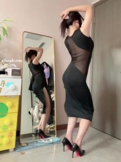 眼镜反差婊，推特天然巨乳女神【小鲅鱼】最新定制，道具紫薇、甩奶裸舞、身材无敌 截图4