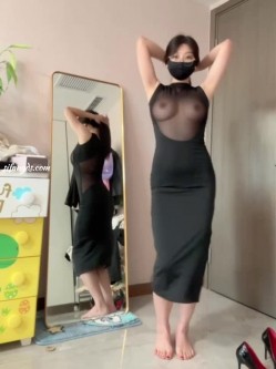 眼镜反差婊，推特天然巨乳女神【小鲅鱼】最新定制，道具紫薇、甩奶裸舞、身材无敌 截图11