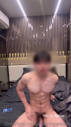 健身肌肉猛男【fighterr】推特福利，巨根疯狂打桩机，约炮各种小姐姐，用大肉棒征服她们 截图1