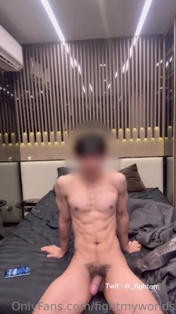 健身肌肉猛男【fighterr】推特福利，巨根疯狂打桩机，约炮各种小姐姐，用大肉棒征服她们 截图3