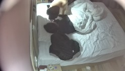 酒店偷拍 学生情侣妹子满心期待男友激烈的碰撞废才男友只知道玩游戏性能力让她大失所望 截图1