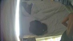 酒店偷拍 学生情侣妹子满心期待男友激烈的碰撞废才男友只知道玩游戏性能力让她大失所望 截图2