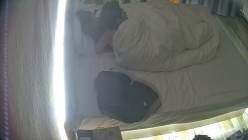 酒店偷拍 学生情侣妹子满心期待男友激烈的碰撞废才男友只知道玩游戏性能力让她大失所望 截图7