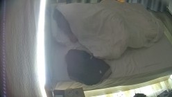 酒店偷拍 学生情侣妹子满心期待男友激烈的碰撞废才男友只知道玩游戏性能力让她大失所望 截图8