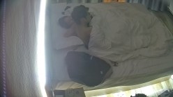 酒店偷拍 学生情侣妹子满心期待男友激烈的碰撞废才男友只知道玩游戏性能力让她大失所望 截图12