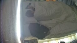 酒店偷拍 学生情侣妹子满心期待男友激烈的碰撞废才男友只知道玩游戏性能力让她大失所望 截图14
