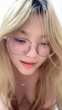 大屁股校花！一看就好想干啊 【19岁的小王】自慰 水狂喷 截图15