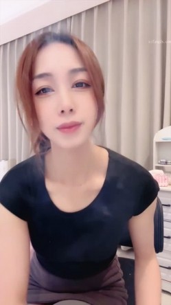 【老师你水好多】英语老师调戏正在玩游戏的补课学生，吃鸡被干 截图2