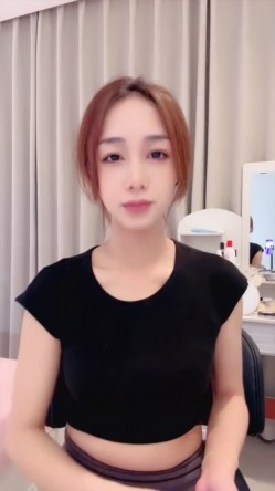 【老师你水好多】英语老师调戏正在玩游戏的补课学生，吃鸡被干 截图5