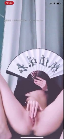 【网红直播】经典推荐 极品美女主播南嘉Yuki视集，自慰掰穴洗澡道具塞B裸舞 截图5