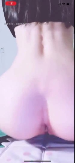 【网红直播】经典推荐 极品美女主播南嘉Yuki视集，自慰掰穴洗澡道具塞B裸舞 截图16