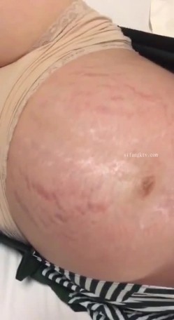 【稀缺泄密】孕之美爆乳孕妇可以随便内射，极品稀缺玩操饥渴性欲高潮孕妇，母性光辉混着淫荡 截图2