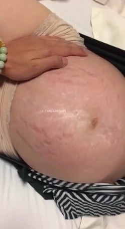 【稀缺泄密】孕之美爆乳孕妇可以随便内射，极品稀缺玩操饥渴性欲高潮孕妇，母性光辉混着淫荡 截图3