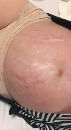 【稀缺泄密】孕之美爆乳孕妇可以随便内射，极品稀缺玩操饥渴性欲高潮孕妇，母性光辉混着淫荡 截图5