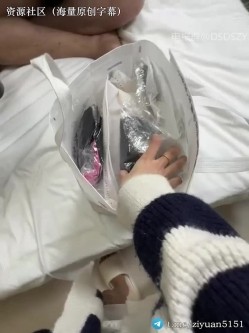 近期万人求档「Akyyds」高颜值精神小妹母狗带闺蜜双飞，一个有颜值，一个有奶子 截图15