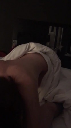 真实老师约炮屌丝男调教视频流出，真就是痴女教师的绝伦往事，全程发骚，抽搐，被调教到极致，超级敏感 截图5