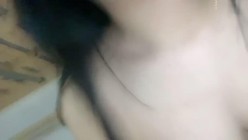 【真实反差大学生】，土豪高价定制，新人下海，童颜巨乳【甜甜甜甜酱】38D大奶超迷人，宿舍疯狂扣屄 截图6