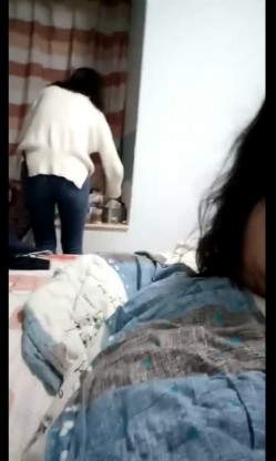 俩个良家人妻与一个情人在家操逼珍贵视频 普通话对白 截图14