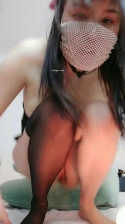 青春无敌 极品大奶翘臀无毛B网红骚妹【一只小元宝】高价付费私拍~裸舞紫薇玩肛高速骑乘~白浆泛滥如注 截图12