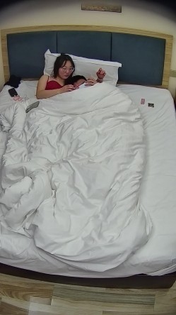 酒店偷拍健身圈爱好者肌肉男疯狂操瑜伽裤大屁股女孩 截图9