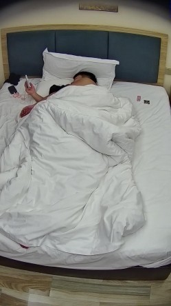 酒店偷拍健身圈爱好者肌肉男疯狂操瑜伽裤大屁股女孩 截图11