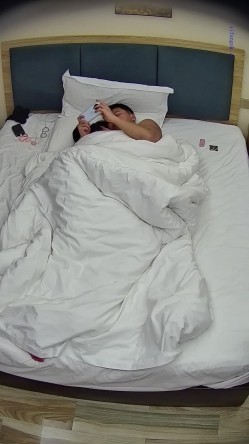 酒店偷拍健身圈爱好者肌肉男疯狂操瑜伽裤大屁股女孩 截图14