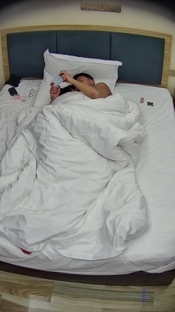 酒店偷拍健身圈爱好者肌肉男疯狂操瑜伽裤大屁股女孩 截图15