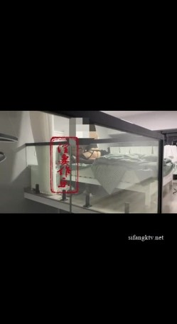 震撼流出，推特绿帽癖博主【淫妻作乐】私拍，找到相同癖好兄弟玩换妻游戏，大奶老婆送野男人肏无套开干 截图11