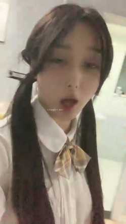 明星颜值，顶级女神下海！【小羊炖土豆】，啤酒瓶插穴，有这张脸还不够，真能豁得出去，刺激 截图9