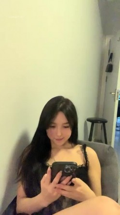 明星颜值，顶级女神下海！【小羊炖土豆】，啤酒瓶插穴，有这张脸还不够，真能豁得出去，刺激 截图16
