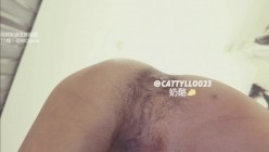 超级敏感母狗体质一摸就喷的性瘾女摄影师「奶酪」男友肛交母狗女友，母狗为男友毒龙舔肛，OL秘书装强行插入巨乳反差母狗 截图5