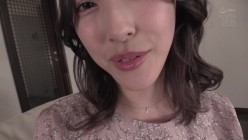 HMN-484 【ASMR主観・JOI・上から目線オナニー映像】普段は上品で清楚なのに僕にだけ下品に射精支配させる 隣の奥さんの見下ろしちんしこ中出しオナサポJOI 一緒にイクイク射精スペシャル！ 森沢かな 截图2