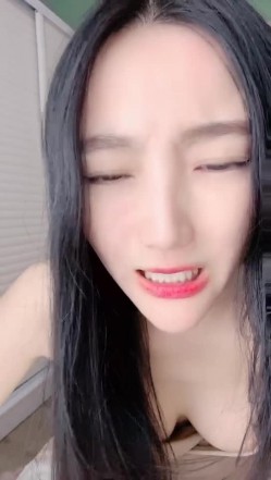 漂亮小空姐，神似关晓彤， 【骚妇猫猫】，美腿粉逼，三点尽露，骚劲十足今天兴致高，淫娃急需大哥调教 截图11