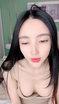 漂亮小空姐，神似关晓彤， 【骚妇猫猫】，美腿粉逼，三点尽露，骚劲十足今天兴致高，淫娃急需大哥调教 截图15