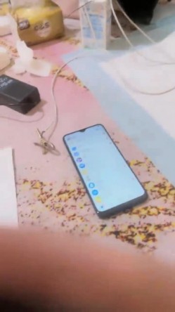 高颜值在校女大学生身材也好 全裸自慰至失禁潮贫 阳台裸露~喷尿~女上侧入无套啪啪内射中出 截图5