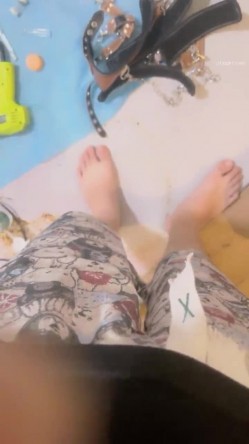 高颜值在校女大学生身材也好 全裸自慰至失禁潮贫 阳台裸露~喷尿~女上侧入无套啪啪内射中出 截图10