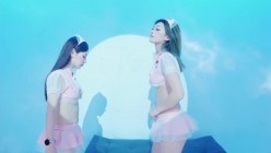 stripchat国产高颜女团【Luckygirl】女女揉奶亲吻裸舞,好身材大长腿，人靓奶圆 截图1