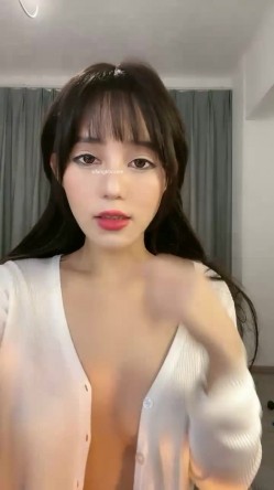 女神降临，明星气质顶级身材，人气大美人【小福贵儿】罕见大尺度，裸艳舞诱惑、道具紫薇、无套啪啪，高潮脸爽死人 截图1