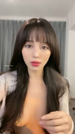女神降临，明星气质顶级身材，人气大美人【小福贵儿】罕见大尺度，裸艳舞诱惑、道具紫薇、无套啪啪，高潮脸爽死人 截图5