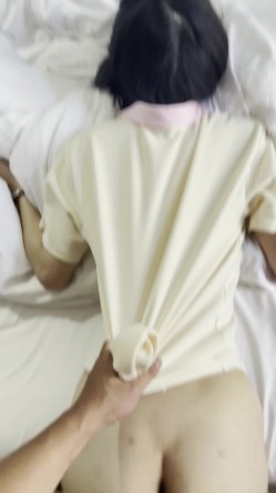 江苏极品女大和富二代男友啪啪流出女上男下街景窗台上多地点做爱 截图2