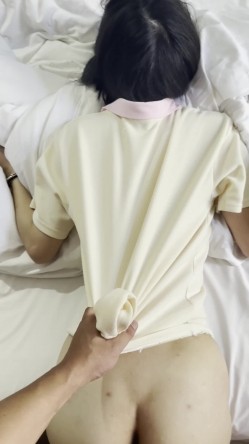 江苏极品女大和富二代男友啪啪流出女上男下街景窗台上多地点做爱 截图3