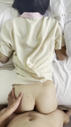 江苏极品女大和富二代男友啪啪流出女上男下街景窗台上多地点做爱 截图12