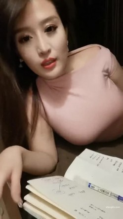 ️精品推荐 ️抖音极品大龄熟女『牛奶秋刀姨』下海直播性情展示12V 讲诉和小哥水性杨花的故事 截图3