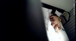 稀有酒店直播台偷拍 非常会玩的年轻情侣夹着跳蛋啪啪妹子身材非常棒 截图5